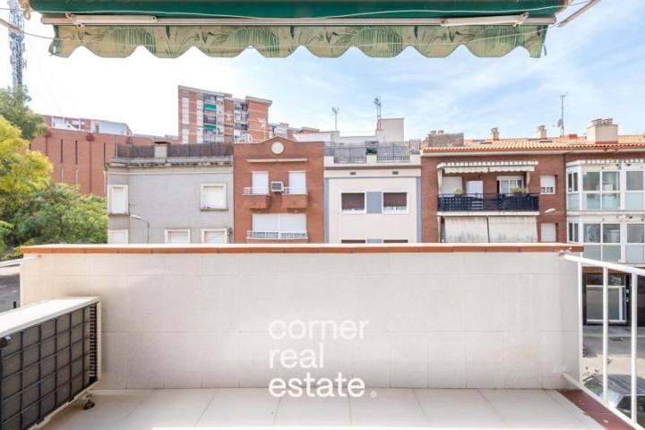 Piso en venta en Cornellà de Llobregat, La Gavarra photo 0