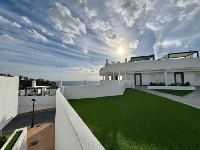 Aticos en venta en Rincón de la Victoria, Torre De Benagalbon photo 0