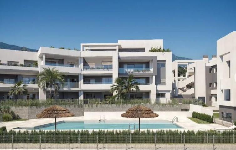 Apartamento en venta en Estepona, Parque Selwo Aventura photo 0