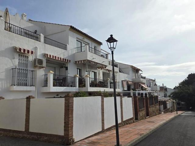 Duplex en venta en Estepona, Arena Beach photo 0
