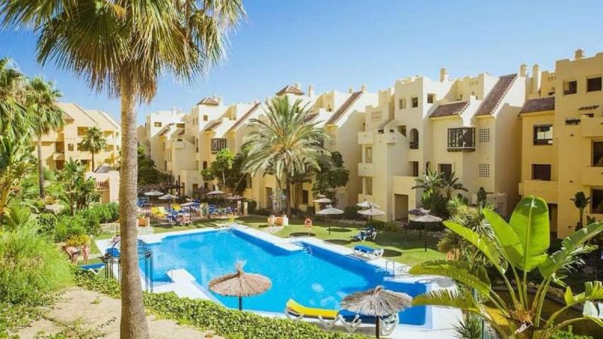 Apartamento en venta en Manilva, Puerto de la Duquesa photo 0