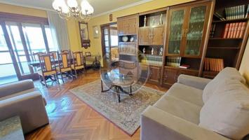 Piso en venta en Vigo, Avda. de Camelias photo 0