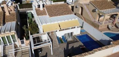 Chalet en venta en Orihuela Costa photo 0