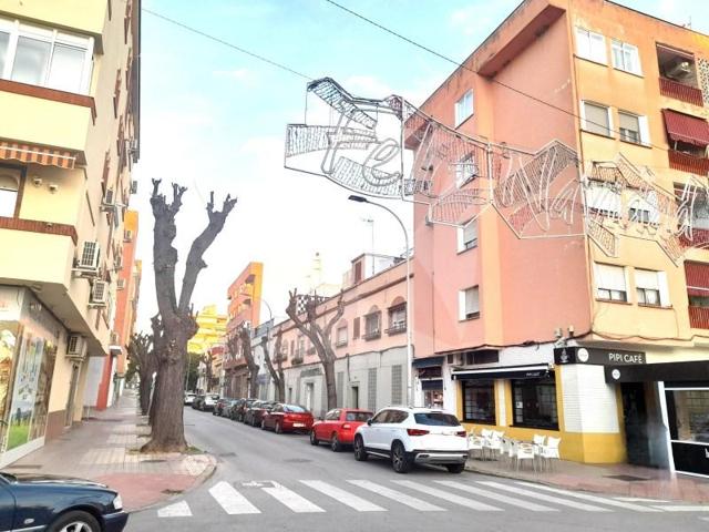 Local comercial en venta en Badajoz, San Fernando photo 0