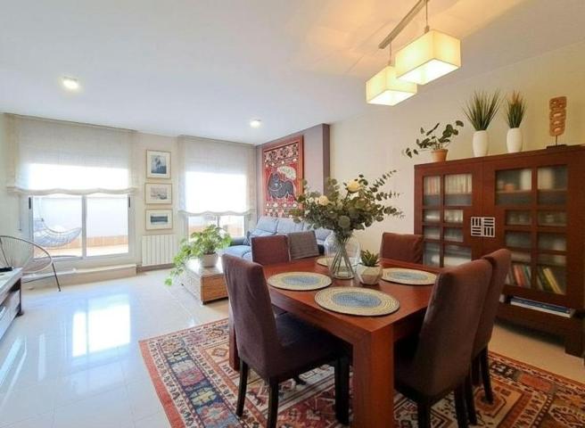 Casa en venta en Castellví de Rosanes, Nucelo urbano 1 photo 0