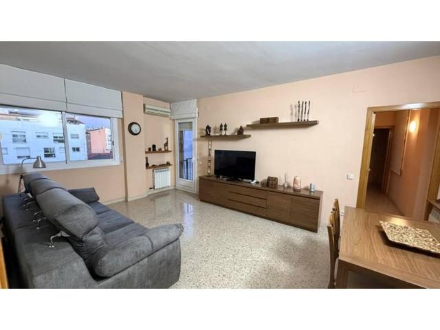 Piso en venta en Cornellà de Llobregat, Almeda photo 0