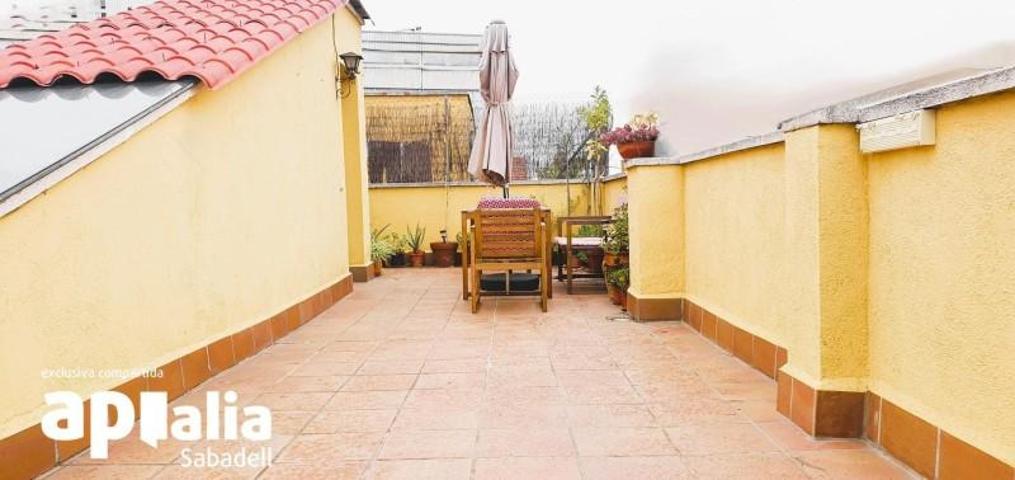 Adosada en venta en Sabadell, Eixample photo 0