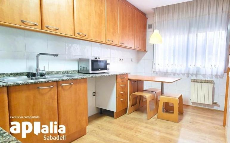 Adosada en venta en Sabadell, Eixample photo 0