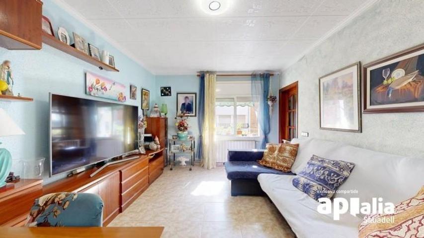 Casa en venta en Sabadell, La creu de barbera photo 0