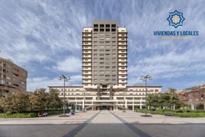 Piso en venta en Granada, Constitucion photo 0