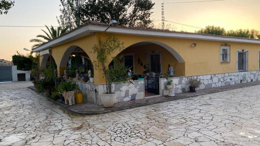 Chalet en venta en Agost, Comunidad valenciana photo 0