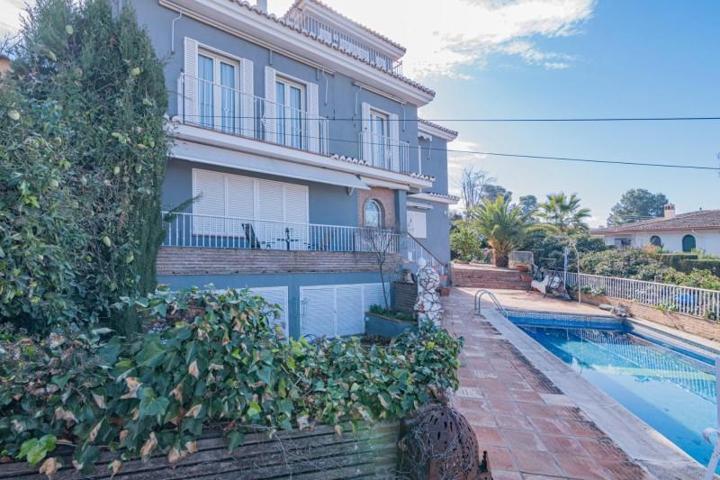 Chalet en venta en Monachil, Barrio de monachil photo 0