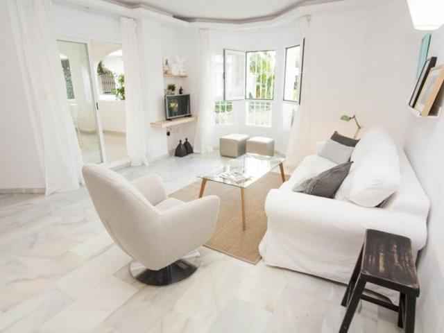 Piso en venta en Marbella, Nueva Andalucia photo 0