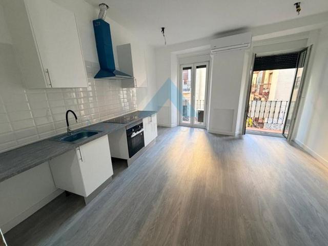 Estudio en venta en Madrid photo 0