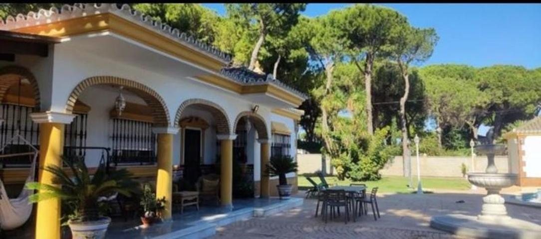 Chalet en venta en Chiclana de la Frontera, Las Lagunas - Campano photo 0
