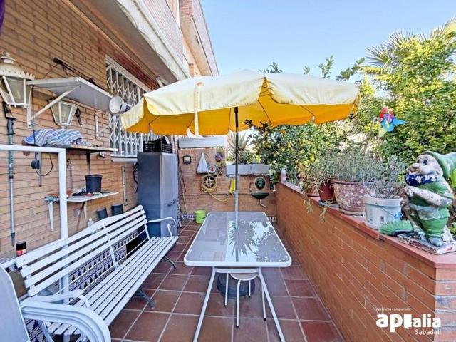 Adosada en venta en Sabadell, Vallehermoso photo 0
