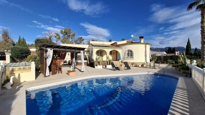 Chalet en venta en Alfaz del Pi, Pueblo photo 0