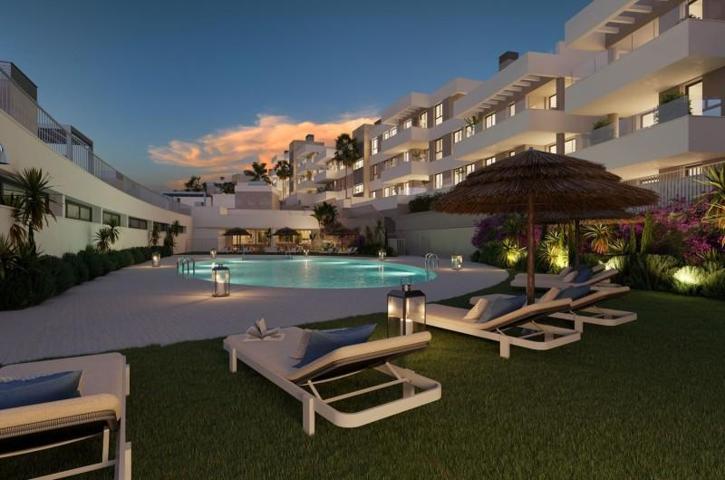 Apartamento en venta en Estepona photo 0