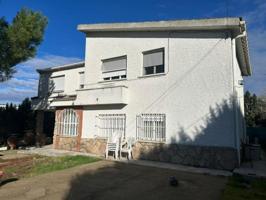 Chalet en venta en Villalbilla, Los Hueros photo 0