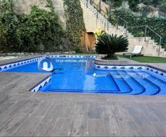 Casa con terreno en venta en Sant Fost de Campsentelles photo 0