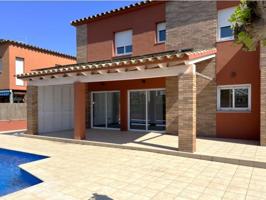 Casa en venta en Sant Pere Pescador photo 0