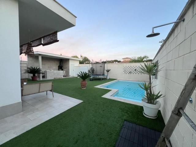 Casa en venta en Alcalá de Guadaira, Oromana photo 0