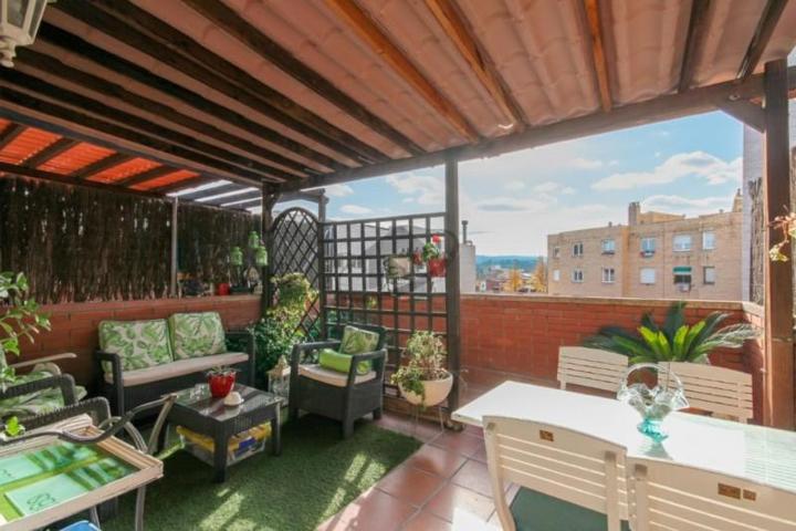 Casa en venta en Sant Cugat del Vallès, Arxiu-Estació photo 0
