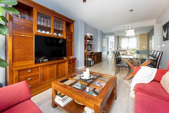 Piso en venta en Granada, Gran capitan photo 0