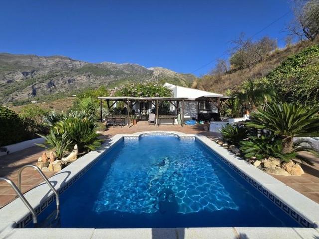 Chalet en venta en Canillas de Aceituno, South of spain photo 0