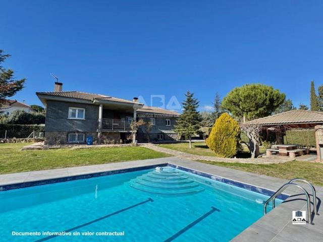 Chalet en venta en Valdemorillo, - Parque de las Infantas - El Paraiso photo 0