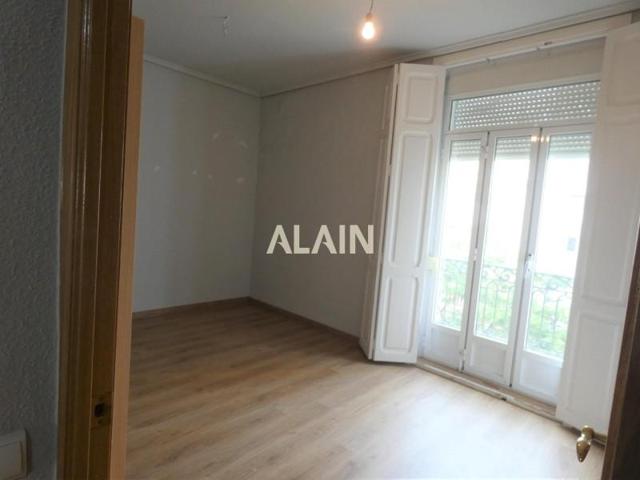 Piso en venta en Valencia, El Pla del Remei photo 0