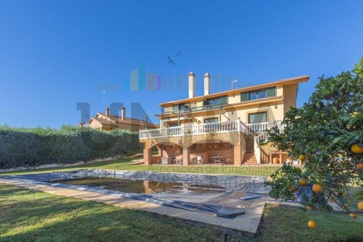 Chalet en venta en Badajoz, Golf Guadiana photo 0