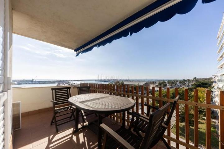 Piso en venta en Vilanova i la Geltrú, Barri De Mar photo 0