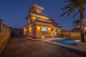 Chalet en venta en El Campello, Pueblo Acantilado-Lanuza photo 0