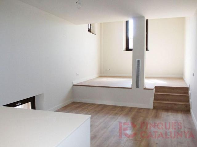 Duplex en venta en Girona photo 0