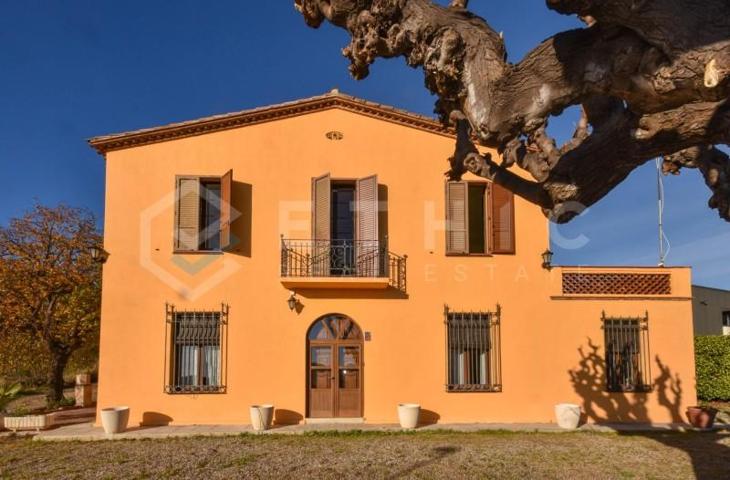 Casa en venta en Sant Andreu de Llavaneres, Playa photo 0