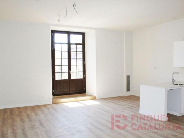 Piso en venta en Girona photo 0