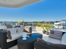 Apartamento en venta en Marbella, Guadalmina Alta photo 0