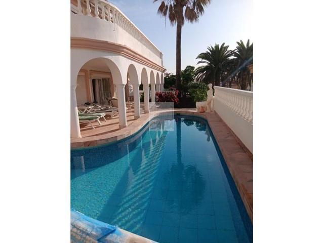 Chalet en venta en Arona photo 0