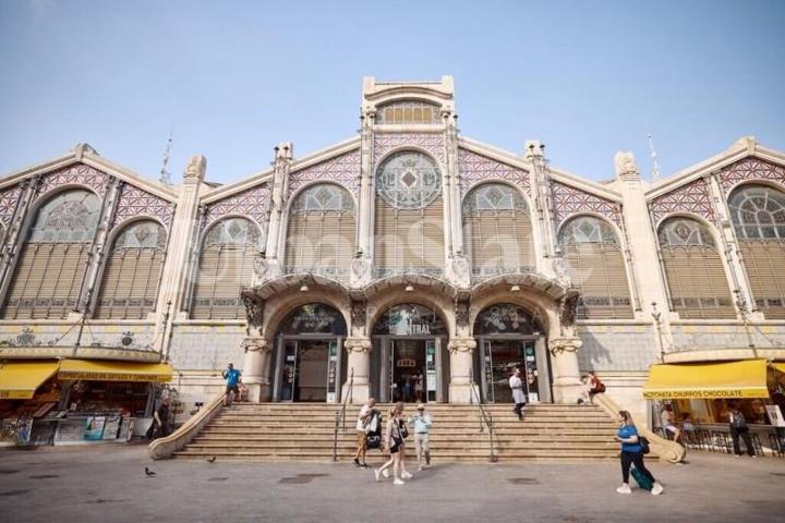 Edificio en venta en Valencia, Centro - Sant Francesc photo 0