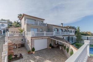 Chalet en venta en Pals photo 0