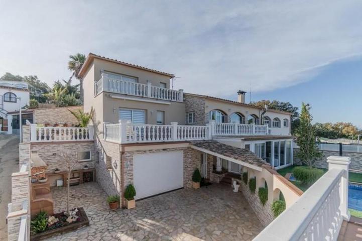 Chalet en venta en Pals photo 0