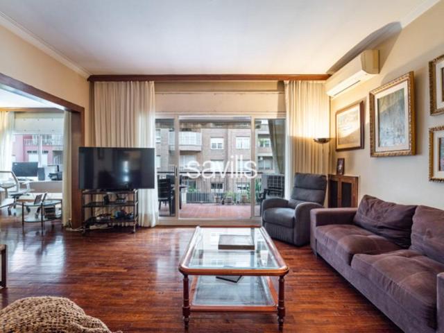 Apartamento en venta en Barcelona photo 0