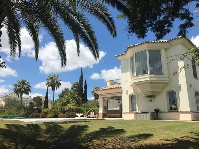 Chalet en venta en Sotogrande, Sotogrande Costa photo 0