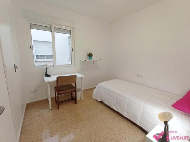 Habitación en alquiler en Burjassot, Carrer Cervantes, 46100 photo 0