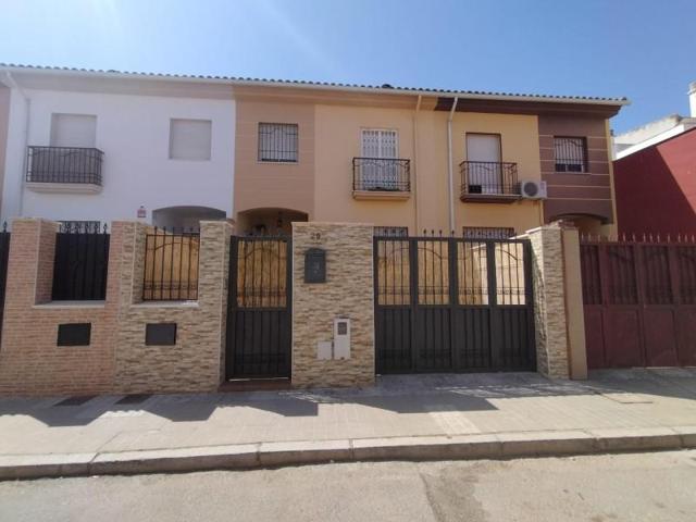 Adosada en venta en Lucena, Lucena photo 0