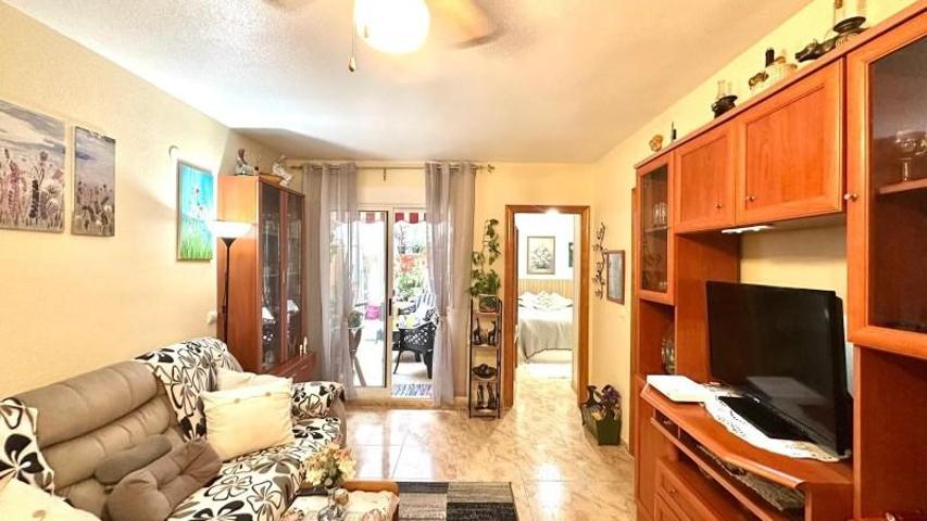 Apartamento en venta en Torrevieja, Centro photo 0