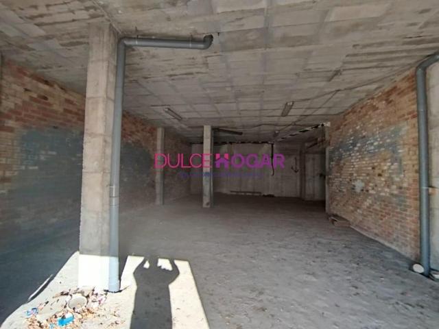 Local comercial en venta en Málaga, La Cala del Moral photo 0