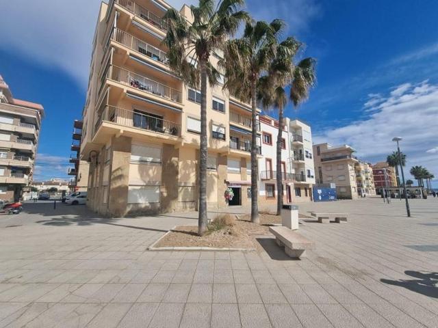 Local comercial en venta en Torredembarra, Baix a mar photo 0