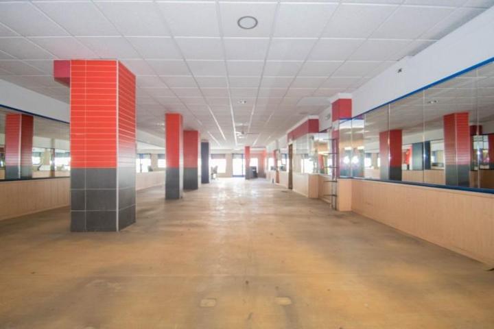 Local comercial en venta en Granada, Plaza de toros photo 0